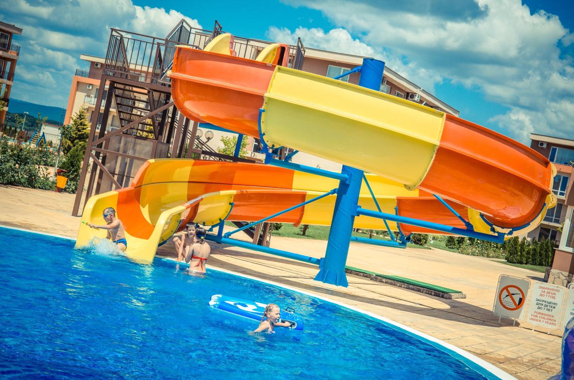 Waterpark Fort Apartments 써니비치 외부 사진